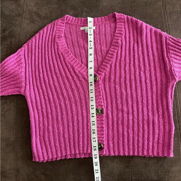 American Eagle Women’s Cropped Ribbed Relaxed Fit Fuschia Pink Cardigan Sz XS - Picture 8 of 8